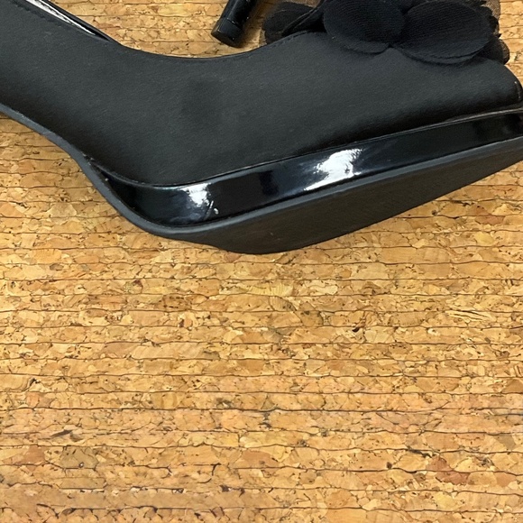 Unlisted Black Satin Peep Toe Heels Floral Platform Pumps Women’s Size 11 - Picture 11 of 12
